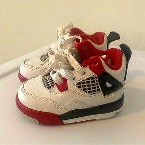 Nike Jordan sneakers size 3C. Great condition ❤️